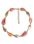 Collana girocollo con inserto foglia in metallo ed acrilico tono rosso ed arancio - Mya Accessories