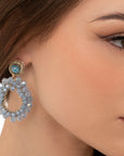 Orecchini pendenti a goccia con micro cristalli indaco - Mya Accessories