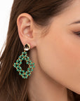 Orecchini pendenti a forma di rombo con micro cristalli verde scuro - Mya Accessories