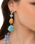 Orecchini pendenti con pietre in acrilico bianco, giallo e azzurro - Mya Accessories
