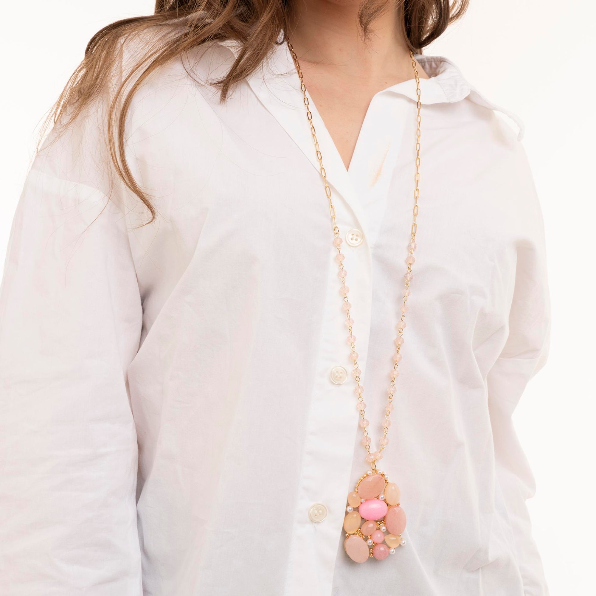 Collana lunga a catena con micro cristalli e pendente ricoperto di pietre dure rosa - Mya Accessories