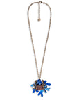 Collana lunga a catena con pendente a granchio in acrilico tono blu