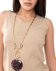 Collana lunga a catena con pendente a cuore in acrilico maculato tono fucsia - Mya Accessories