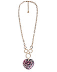 Collana lunga a catena con pendente a cuore in acrilico maculato tono fucsia - Mya Accessories