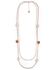 Collana lunga a catena doppio filo con fiori smaltati bianchi e beige - Mya Accessories