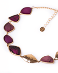 Collana girocollo in metallo a catena con inserti triangolari in acrilico viola - Mya Accessories