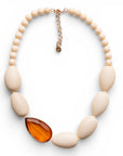 Collana girocollo con pietre in resina beige con goccia arancio - Mya Accessories