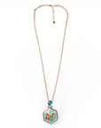 Collana lunga a catena con pendente a medaglione esagonale in resina celeste design floreale - Mya Accessories