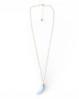 Collana lunga a catena con pendente corno in resina e vetro celeste - Mya Accessories