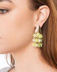 Orecchini con placchetta in metallo e fiorellini pendenti tono verde - Mya Accessories