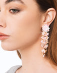 Orecchini pendenti a cascata di fiorellini tono rosa - Mya Accessories