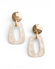 Orecchini pendenti con elemento geometrico in acrilico bianco - Mya Accessories