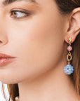 Orecchini pendenti con pietre in vetro tono azzurro - Mya Accessories