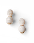 Orecchini pendenti con doppia sfera con pietre in vetro bianche - Mya Accessories