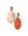 Orecchini pendenti con pietra ovale in acrilico arancio - Mya Accessories