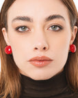 Orecchini a clip con pietra circolare in resina marmorizzata rossa - Mya Accessories