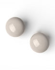 Orecchini a clip con pietra circolare in resina grigia - Mya Accessories