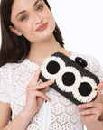 Borsa clutch nera con tre fiori a rilievo - Mya Accessories
