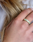Anello in ottone regolabile con triangoli smaltati bianchi e verdi - Mya Accessories