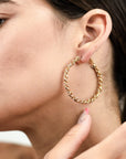 Orecchini a cerchio in metallo con microcristalli - Mya Accessories