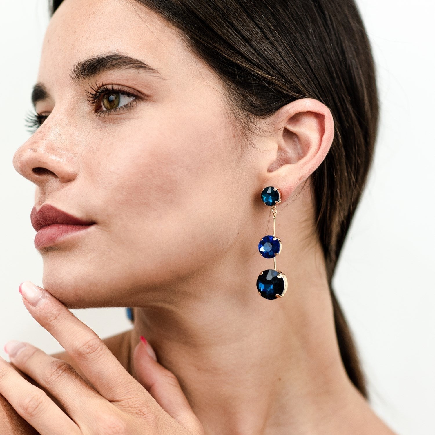 Orecchini pendente con tre pietre multi blu - Mya Accessories