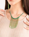 Collana girocollo con microcristalli verdi e frange a catena in ottone - Mya Accessories