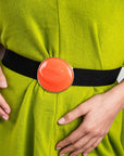 Cintura elastica nera, con medaglione in resina arancio - Mya Accessories