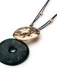 Collana lunga con laccio nero, pendente donut in resina verde - Mya Accessories