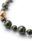 Collana lunga con balls in acrilico di colore verde - Mya Accessories