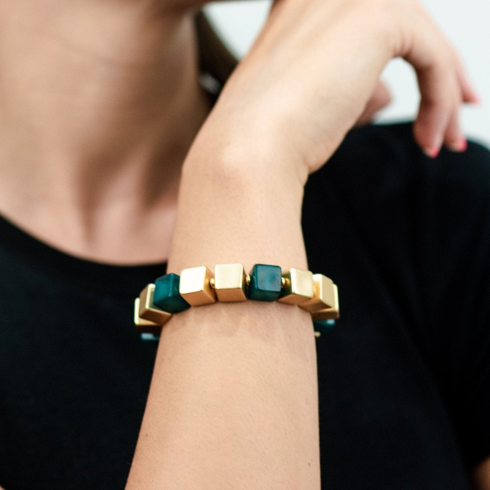 Bracciale elastico a forma di dadi con pietre petrolio - Mya Accessories