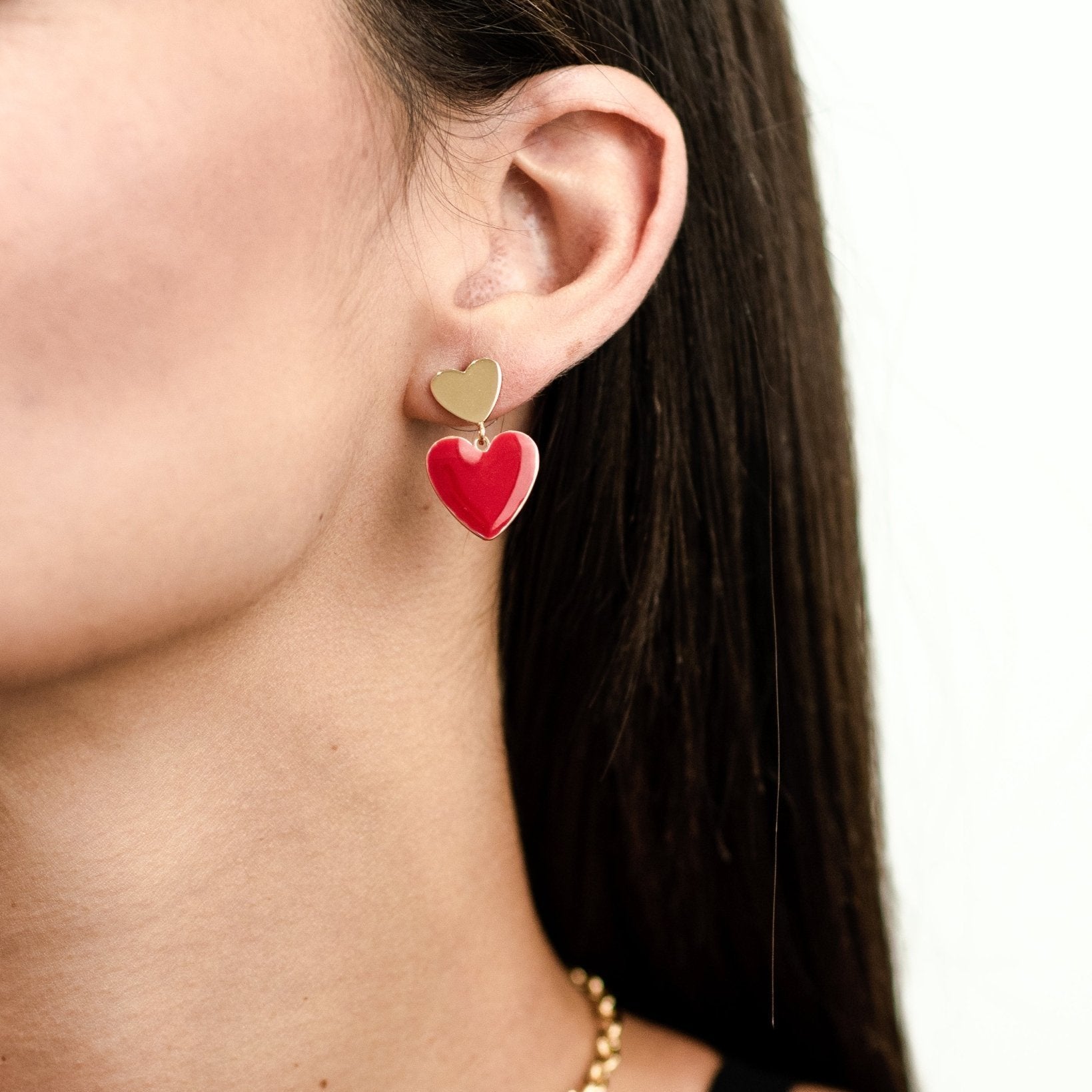 Orecchini con cuore smaltato rosso - Mya Accessories