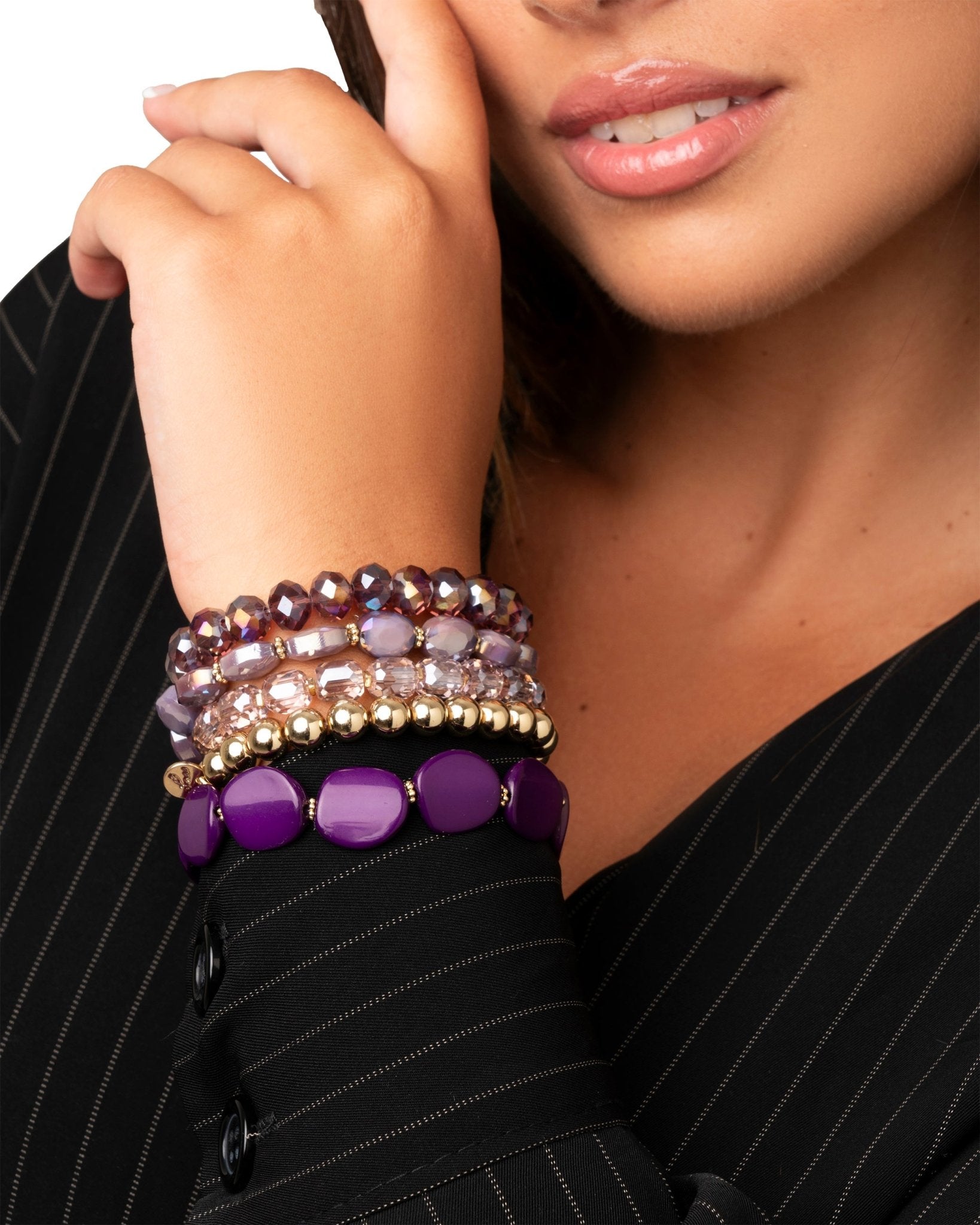 Bracciale elastico multilinee con pietre in vetro ed acrilico viola - Mya Accessories