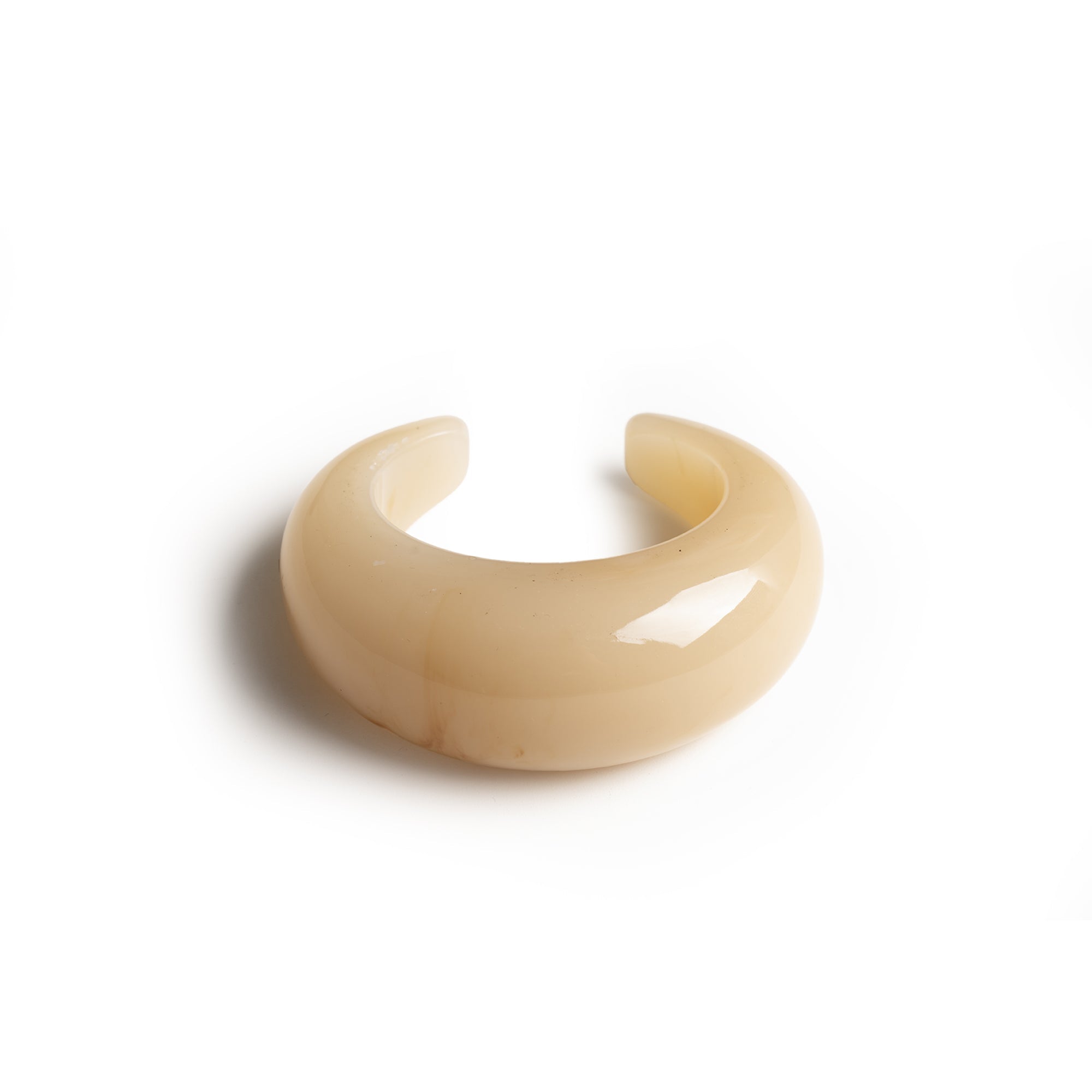 Bracciale semi luna rigido in resina beige - Mya Accessories