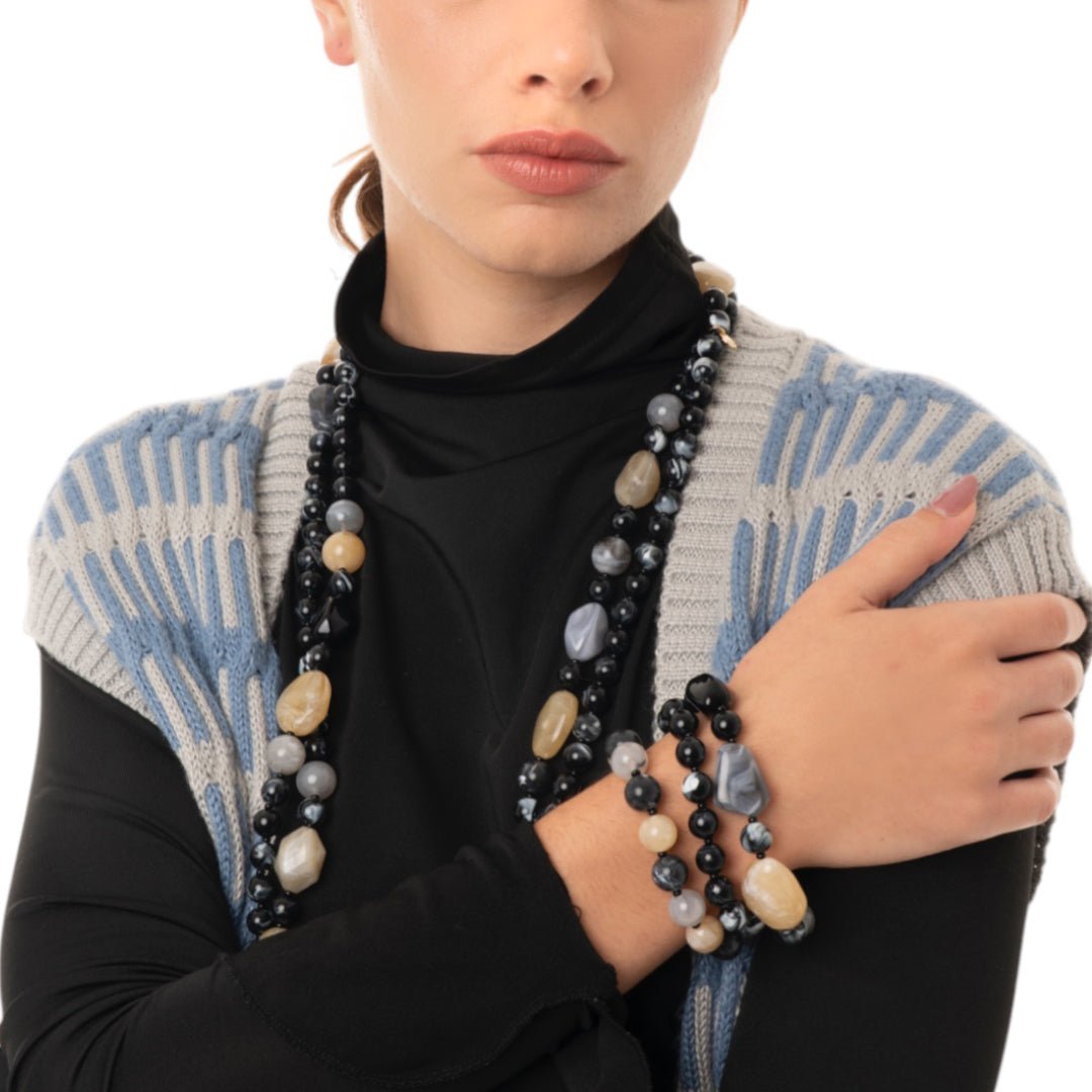 Bracciale elastico a tre linee con sfere in acrilico e vetro tono nero - Mya Accessories
