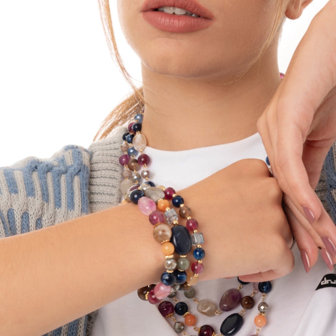 Bracciale elastico a tre linee con pietre in acrilico e vetro multi viola - Mya Accessories
