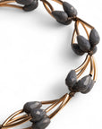 Collana girocollo strutturato in metallo con pietre in vetro grigie - Mya Accessories