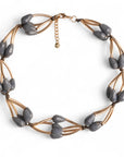 Collana girocollo strutturato in metallo con pietre in vetro grigie - Mya Accessories
