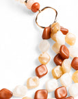 Collana multi filo con pietre in acrilico tono beige - Mya Accessories