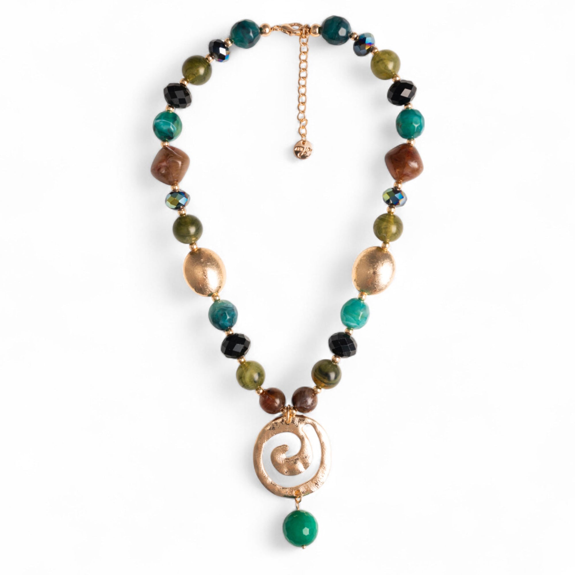 Collana girocollo con pietre in acrilico tono verde, pendente a spirale - Mya Accessories