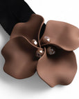 Chocker in tessuto nero con fiore beige - Mya Accessories