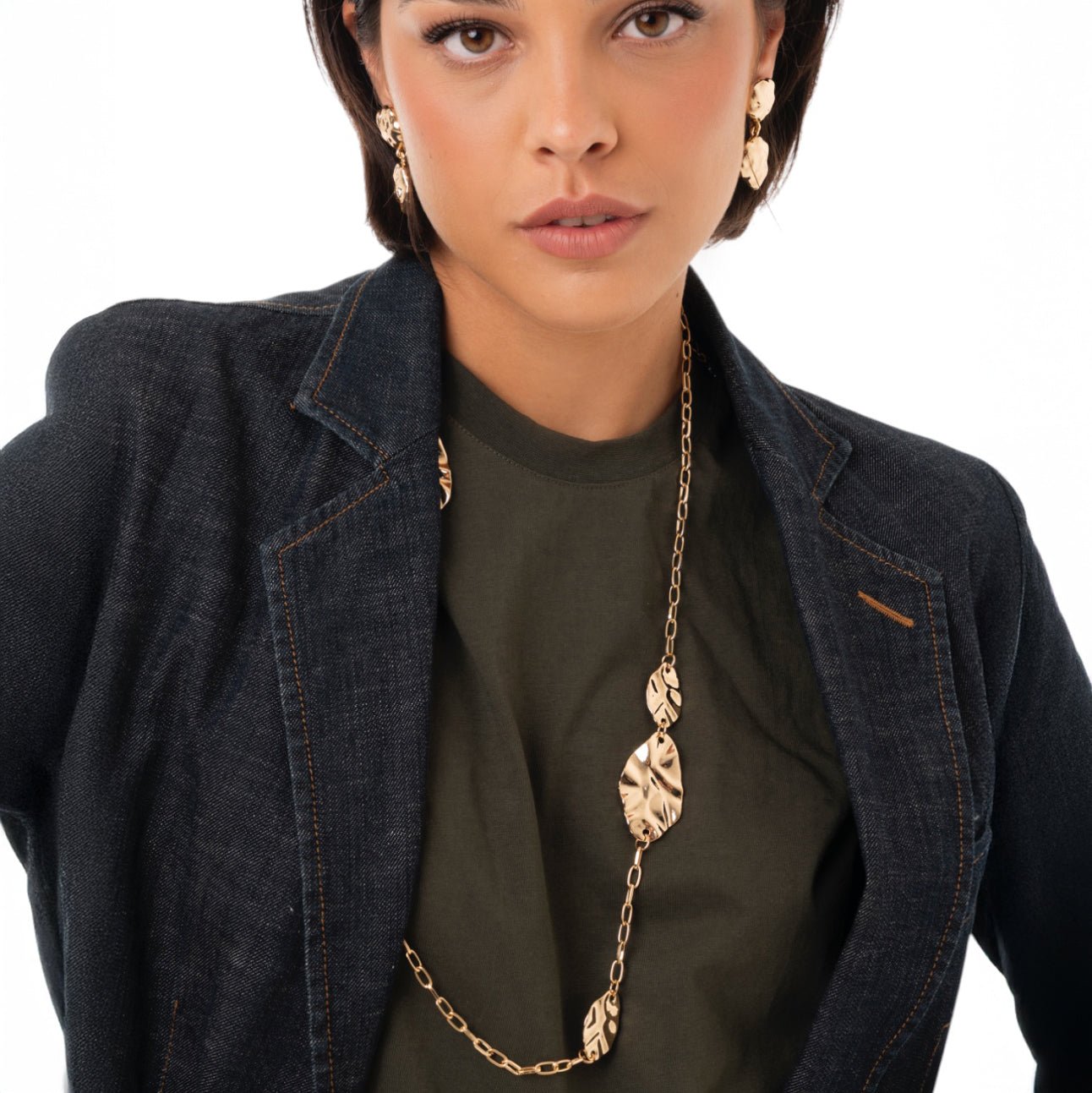 Collana lunga a catena sottile con inserti foglie in metallo - Mya Accessories