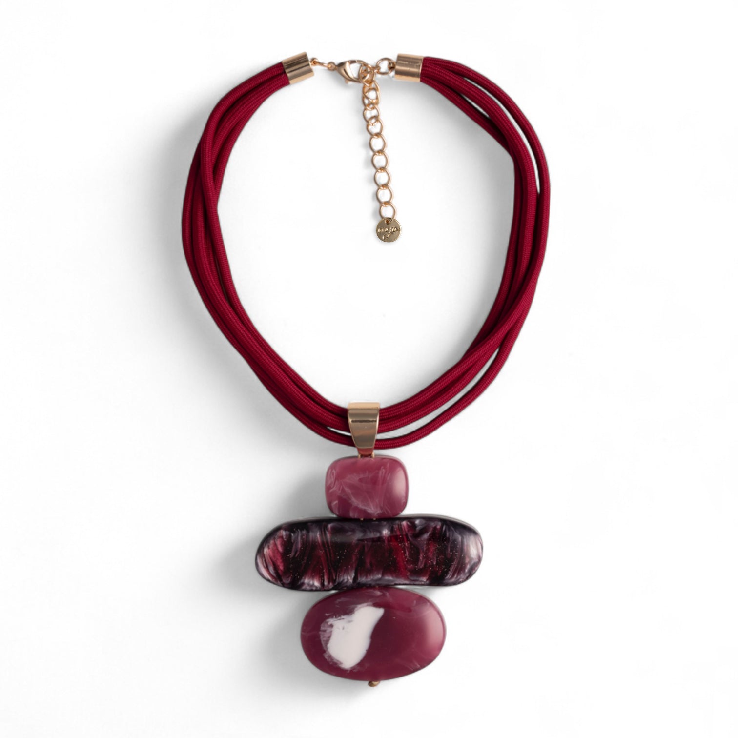 Collana girocollo con tre fili di laccio fucsia e pendente in acrilico tono viola - Mya Accessories