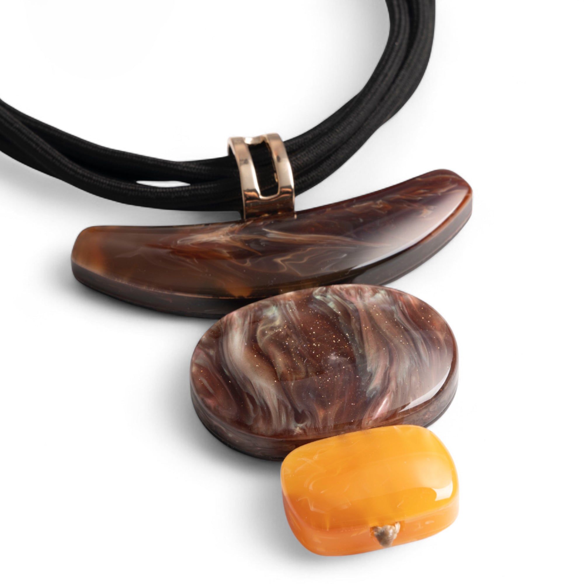Collana multi filo con laccio nero e pendente in acrilico tono beige - Mya Accessories