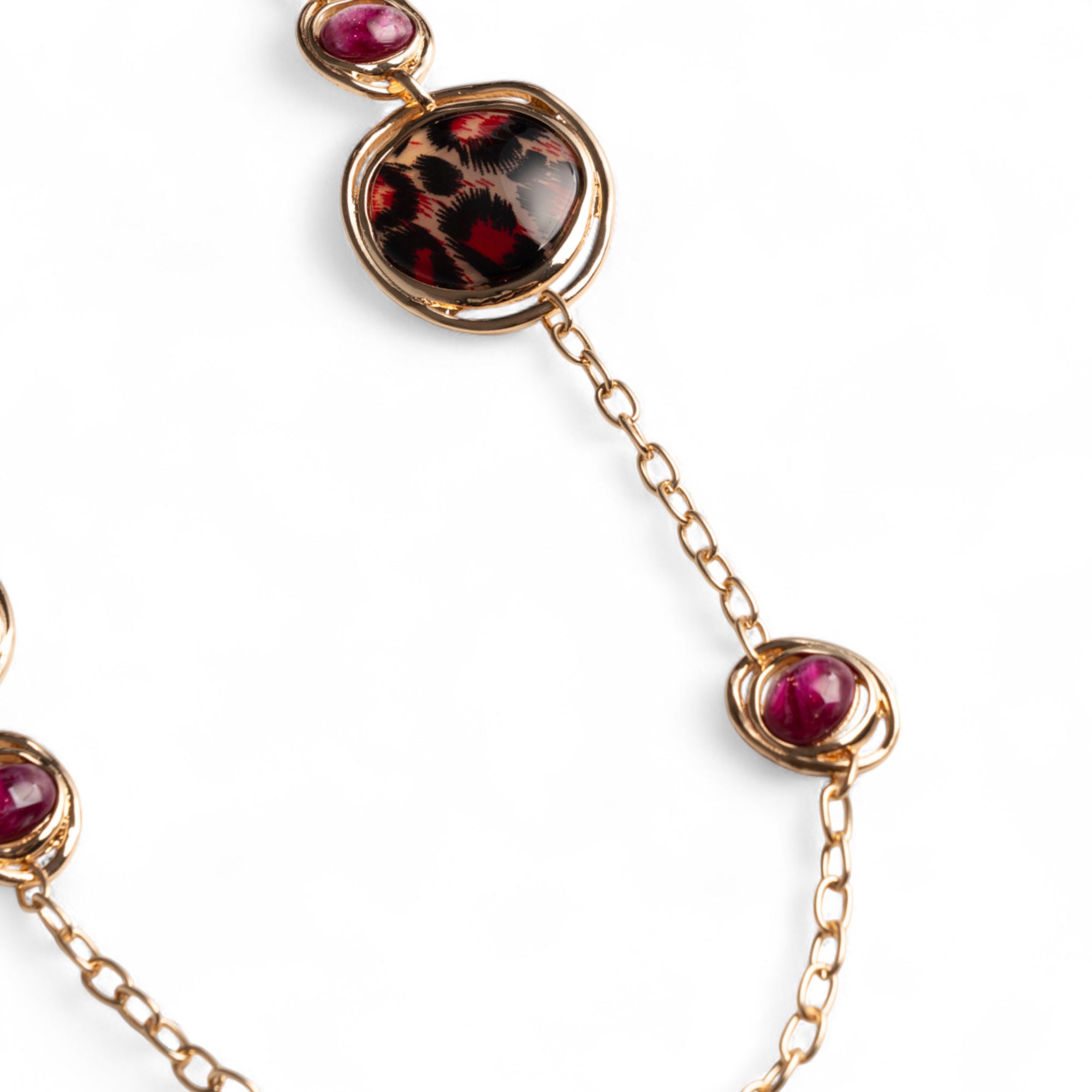 Collana lunga a catena con inserti circolari in acrilico leopardato rosso - Mya Accessories