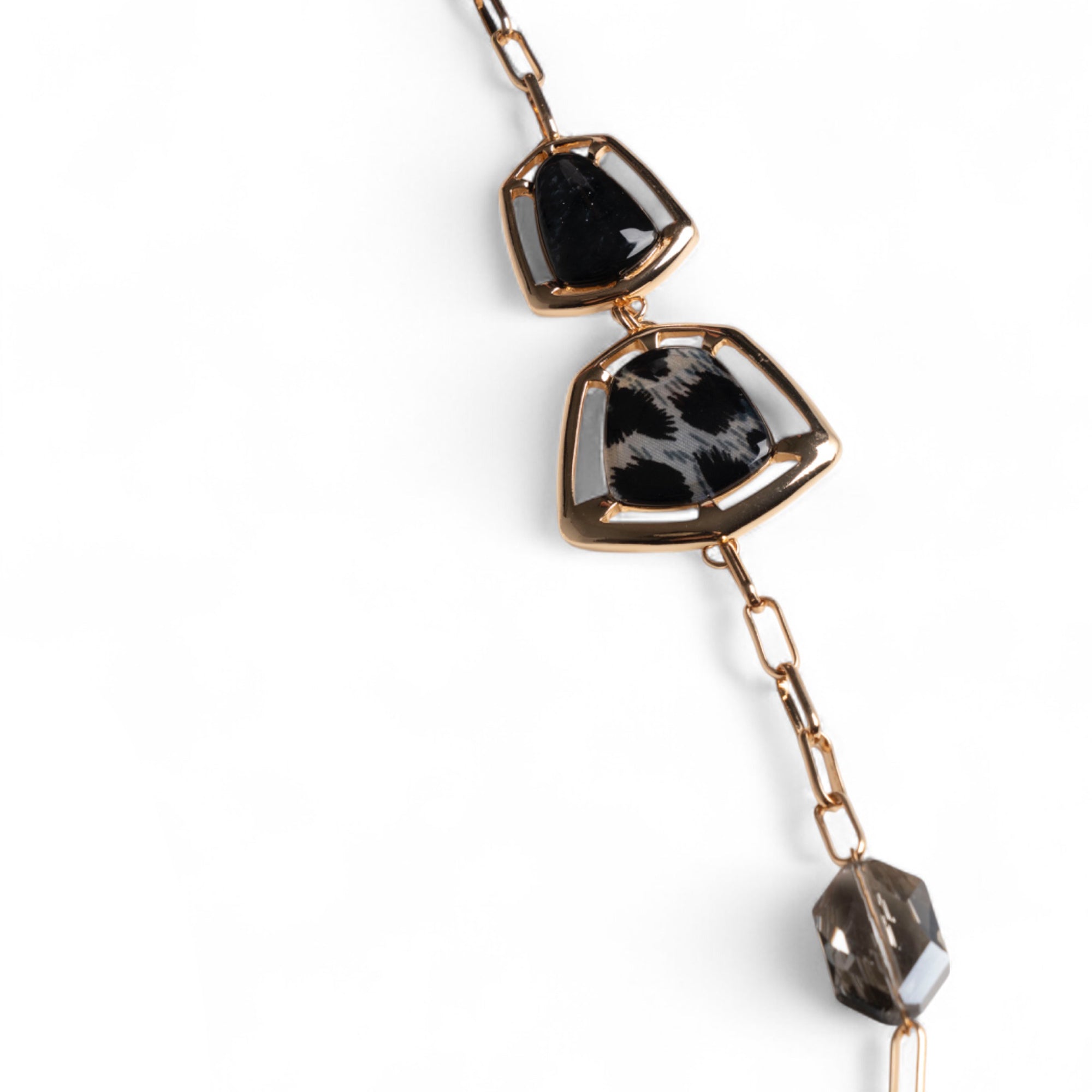 Collana lunga a catena con inserti geometrici in acrilico animalier tono nero - Mya Accessories