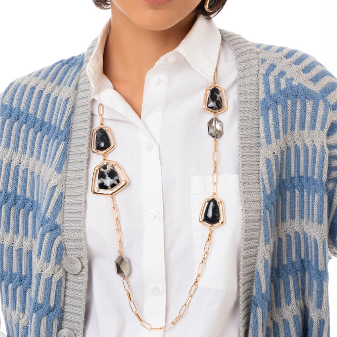 Collana lunga a catena con inserti geometrici in acrilico animalier tono nero - Mya Accessories