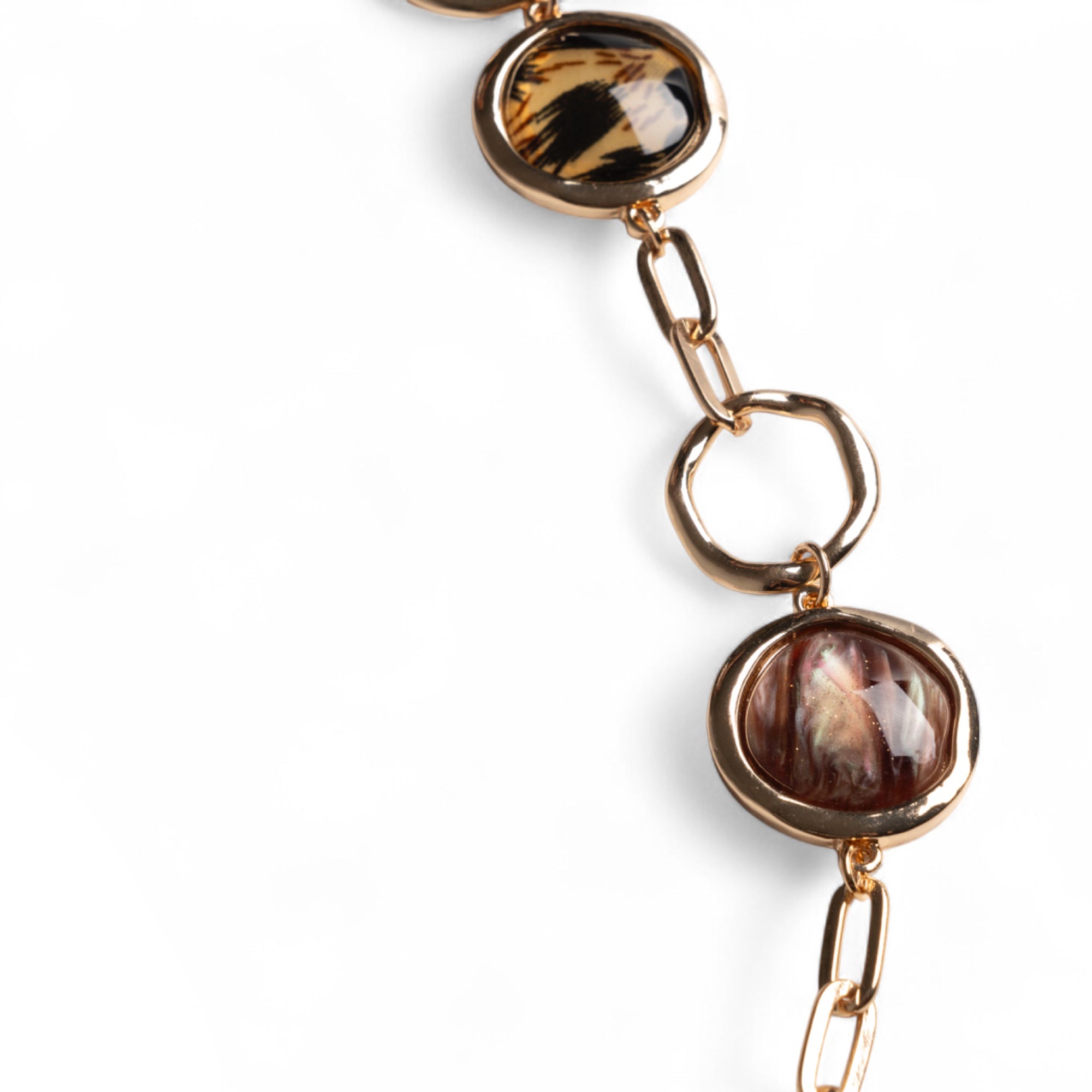 Collana lunga a catena con inserti circolari in acrilico leopardato tono beige - Mya Accessories