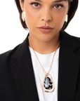 Collana con catena sottile e pendente in metallo ed acrilico animalier tono nero - Mya Accessories