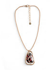 Collana con catena sottile e pendente in metallo ed acrilico animalier tono rosso - Mya Accessories