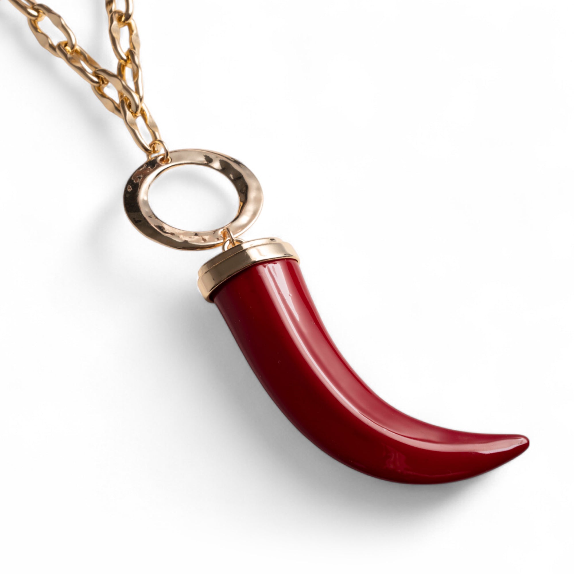 Collana lunga a catena in metallo con corno in resina rossa - Mya Accessories